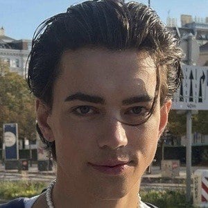 Andreas Cyrill - Age, Family, Bio | Famous Birthdays