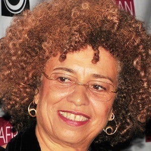 Angela Davis Profile Picture