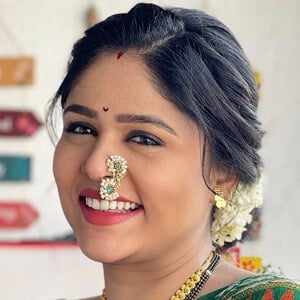 Akshaya Deodhar Profile Picture