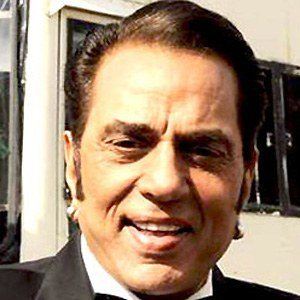 Dharmendra - Bio, Facts, Family | Famous Birthdays