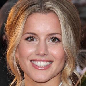 Caggie Dunlop Profile Picture