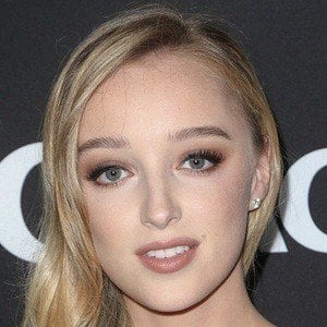 Phoebe Dynevor Profile Picture