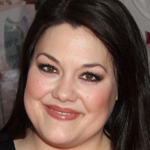 Brooke Elliott Profile Picture