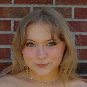 em_august Profile Picture