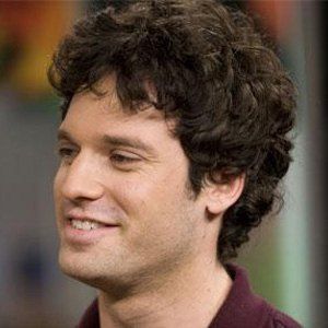 Jake Epstein Profile Picture