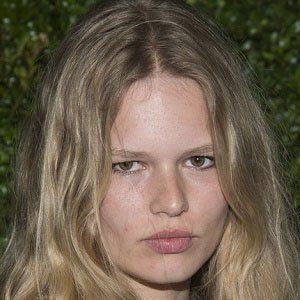 Anna Ewers Profile Picture
