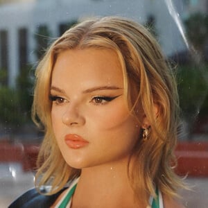 Ashby Florence Profile Picture
