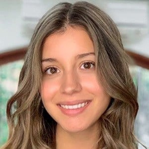Valentina Flores Profile Picture