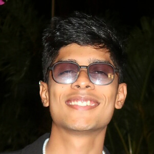 Divya Fofani Profile Picture