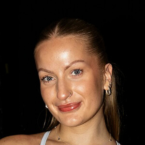 Chloe Foster Profile Picture