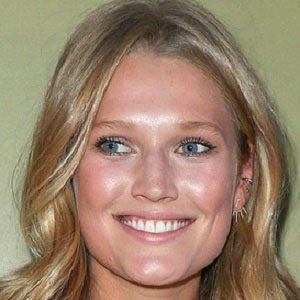 Toni Garrn Profile Picture