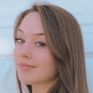 Giannaspovss - Age, Family, Bio | Famous Birthdays