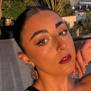 Gabriela Seran Gregorian Profile Picture