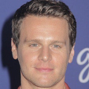 Jonathan Groff Profile Picture