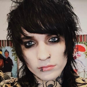 Johnnie Guilbert Profile Picture