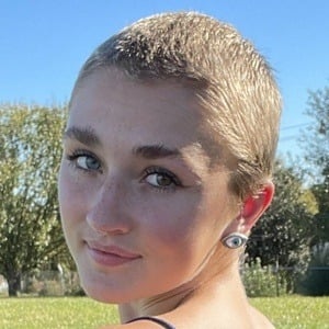 Whitney Hanson Profile Picture