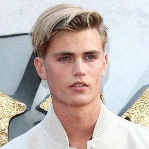 Samuel Harwood - Age, Family, Bio | Famous Birthdays