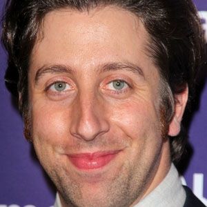 Simon Helberg Profile Picture