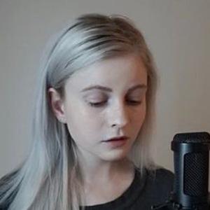 Holly Henry Profile Picture