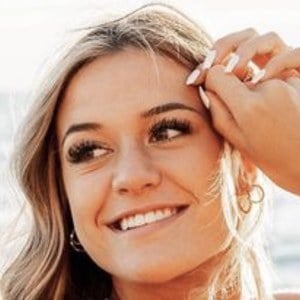 Hana Hescott Profile Picture