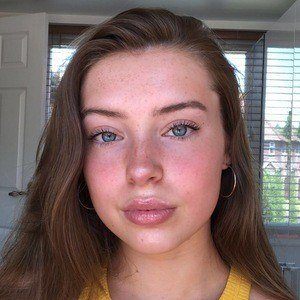 Chloe Hodgson Profile Picture