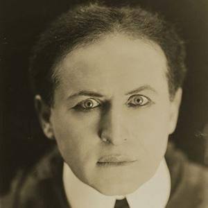 Harry Houdini Profile Picture
