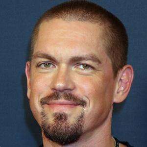 Steve Howey Profile Picture