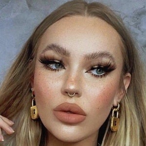 ItsLikelyMakeup Profile Picture
