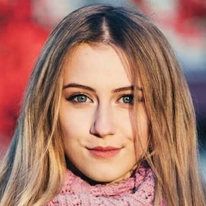 Elizaveta Ivanova Headshot 