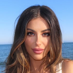 Nivine Jay Profile Picture