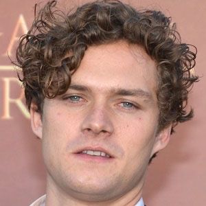 Finn Jones Profile Picture