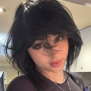 Julzzess - Bio, Family | Famous Birthdays