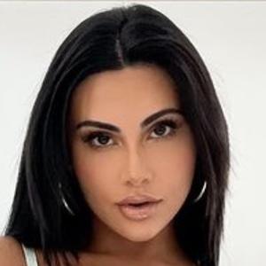 Yasmin Kavari Profile Picture