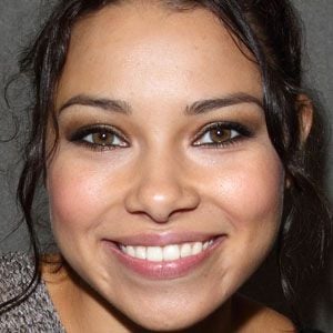 Jessica Parker Kennedy Profile Picture