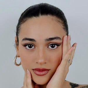 Angela Khoury Profile Picture