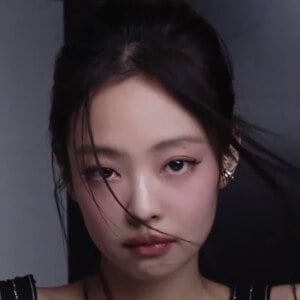 JENNIE Profile Picture