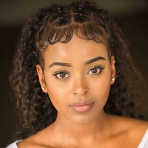 l33hana Profile Picture