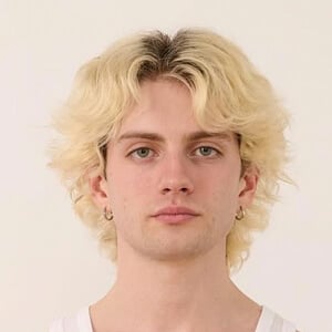 Lare Profile Picture