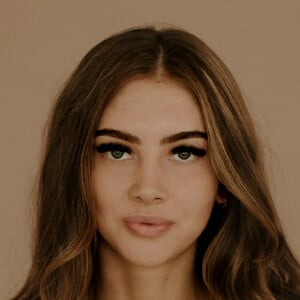Izzy Larsen Profile Picture