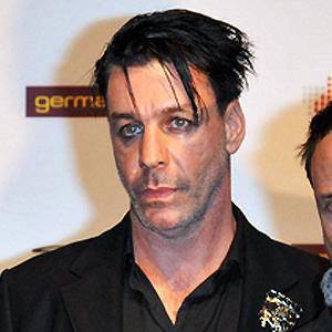 lindemann till height dating who singer feet tall cm family metal everipedia age old singers famousbirthdays