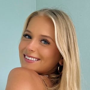 Claire Lizzy Profile Picture