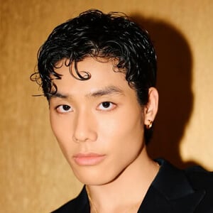 Huang Long Profile Picture