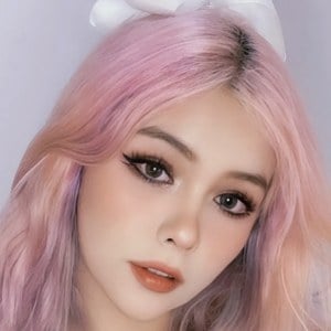 LuciaWeird Profile Picture