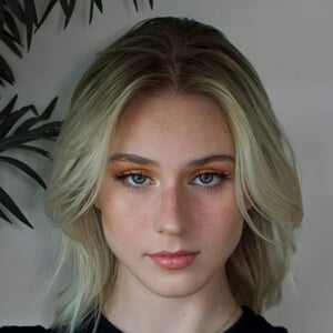 Annabel Lucinda Profile Picture