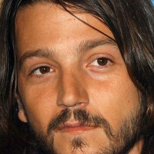 Diego Luna Profile Picture