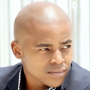Loyiso MacDonald Profile Picture