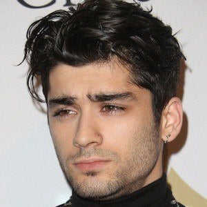 Zayn Malik - Bio, Facts, Family | Famous Birthdays