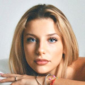 Anais Mariani Profile Picture