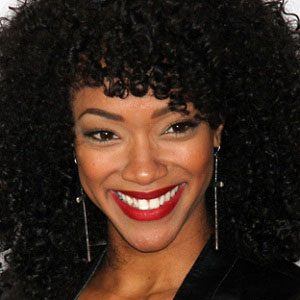 Sonequa Martin-Green Profile Picture