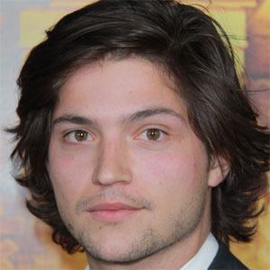 Thomas McDonell Profile Picture